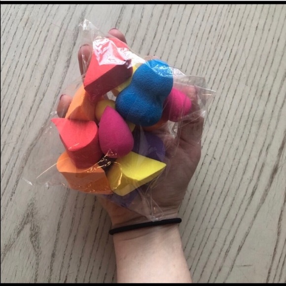 MINI BEAUTY SPONGES [8 Pack] - Picture 3 of 3